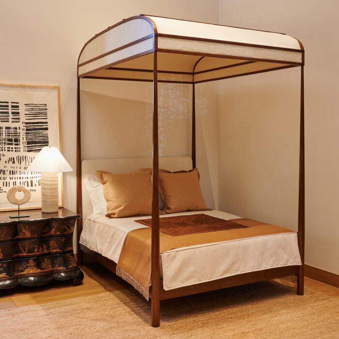 Clarence Bed with Canopy